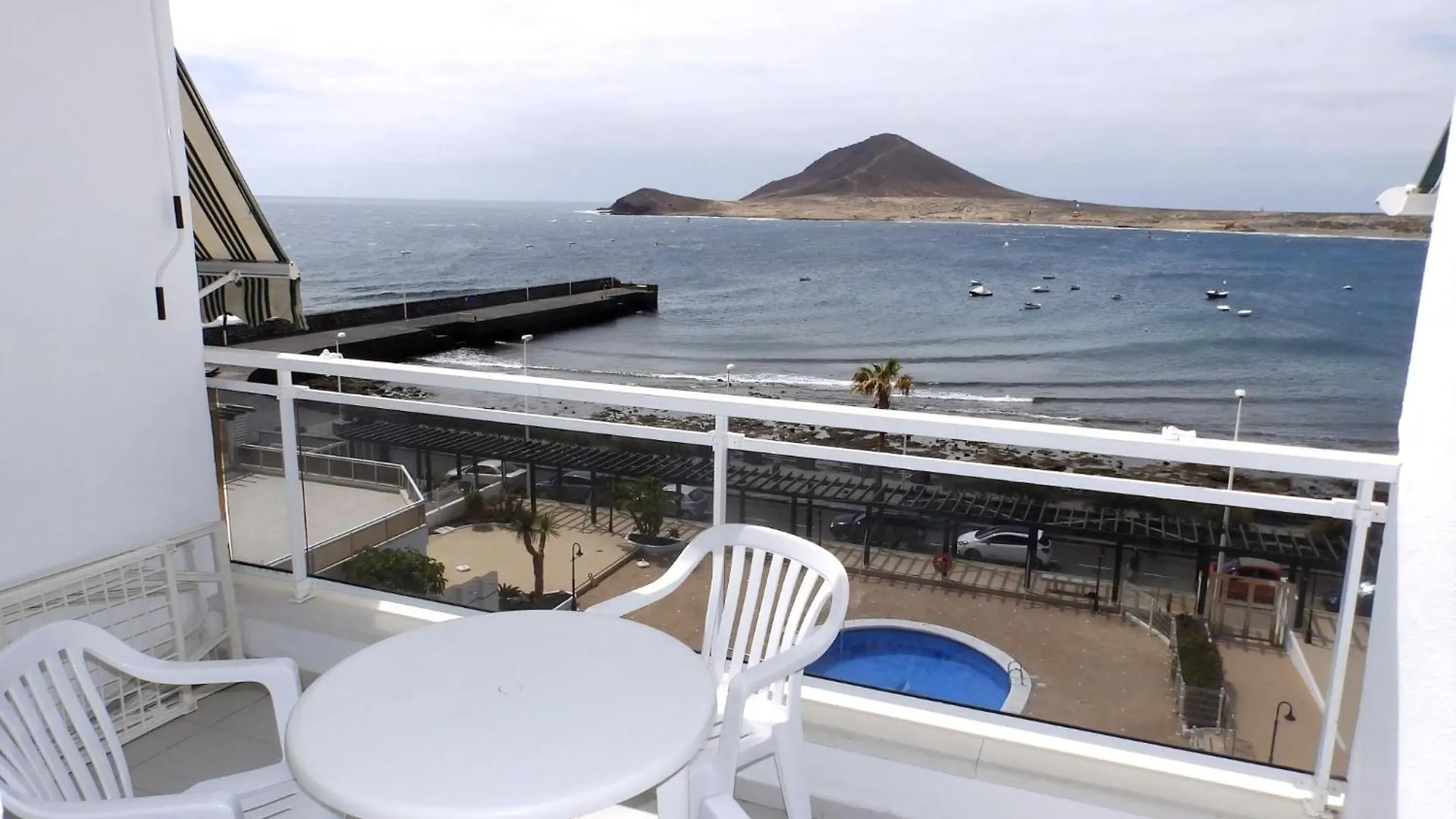 Geraeumige Ferienwohnung Mit Balkon Und Meerblick El Médano 0*,  Espagne
